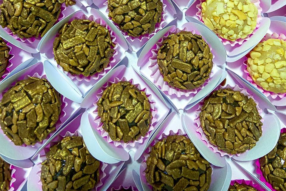 Doces de amendoins e amargo