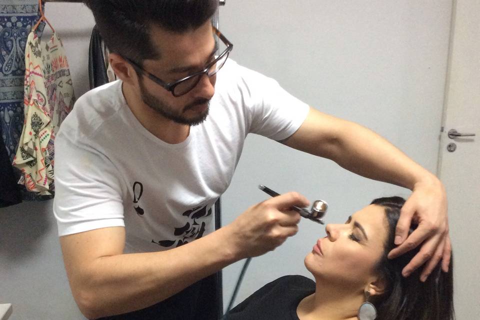 Mara Maravilha make airbrush