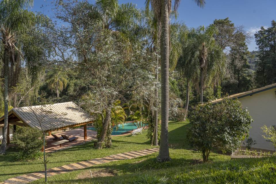 Amplo jardim