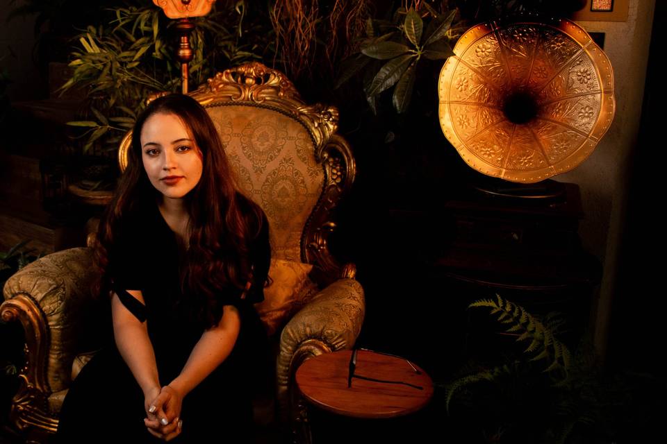 Evelyn, soprano