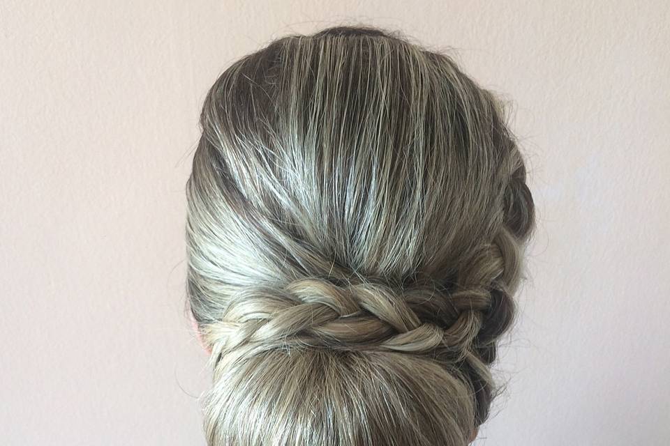 Penteado coque baixo