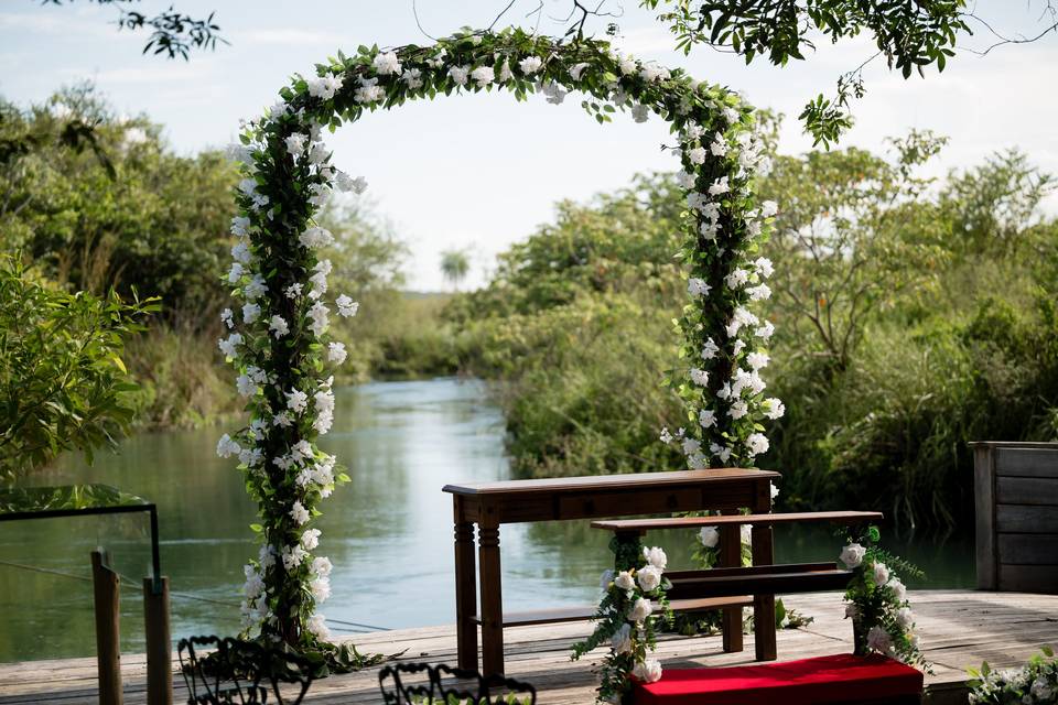 Casamento na beira do rio