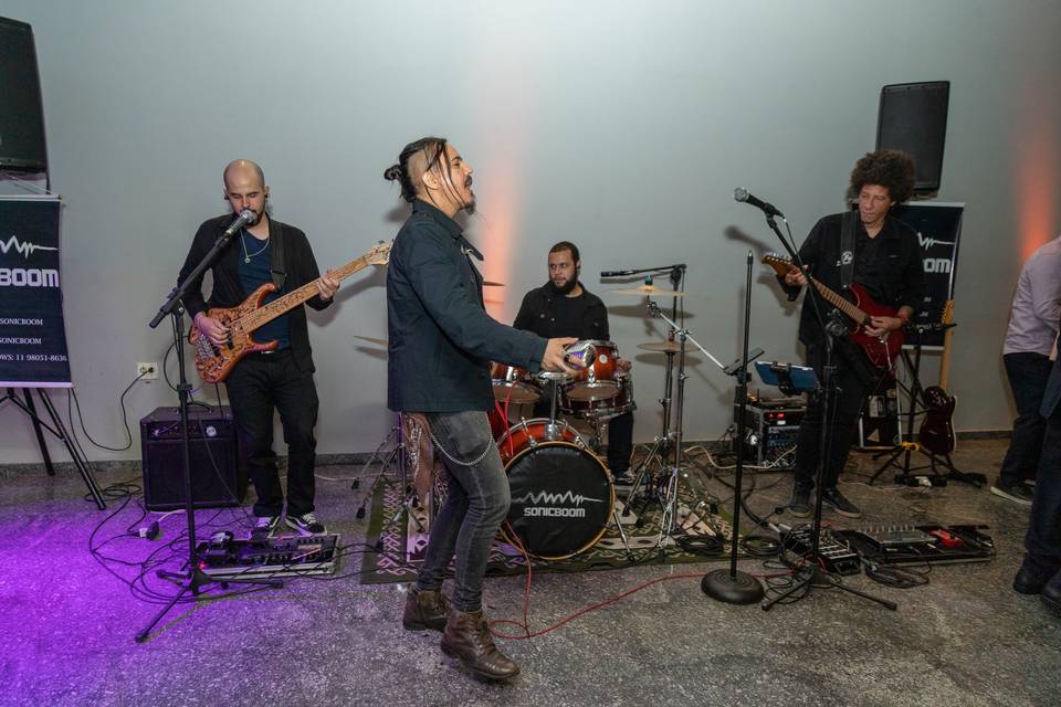 Banda de rock no casamento