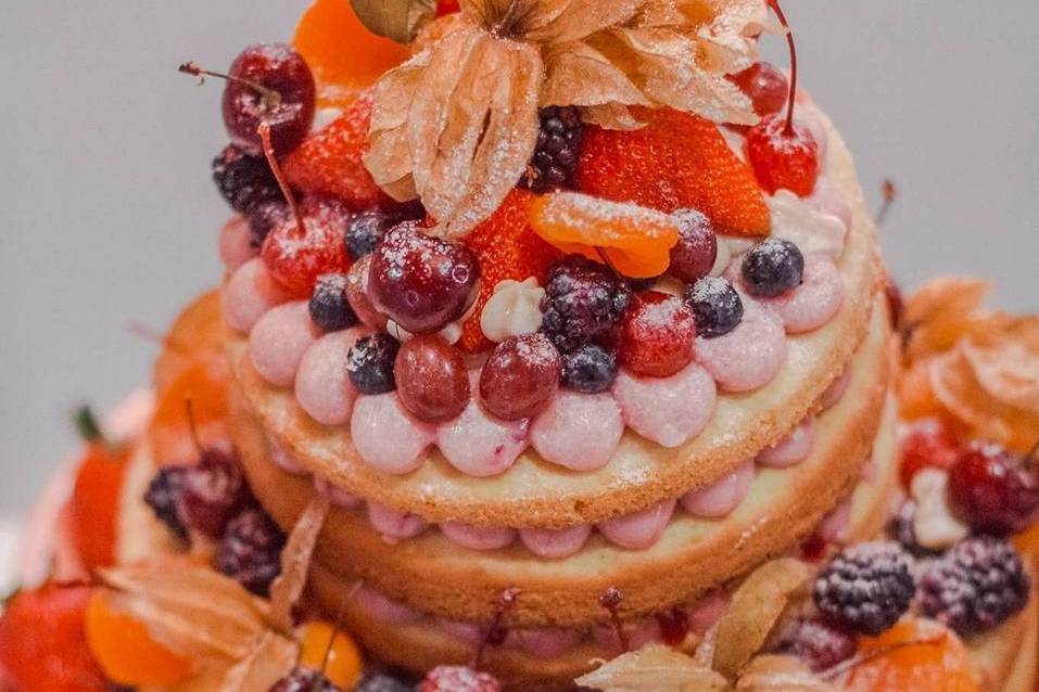 Naked Cake Frutas vermelhas