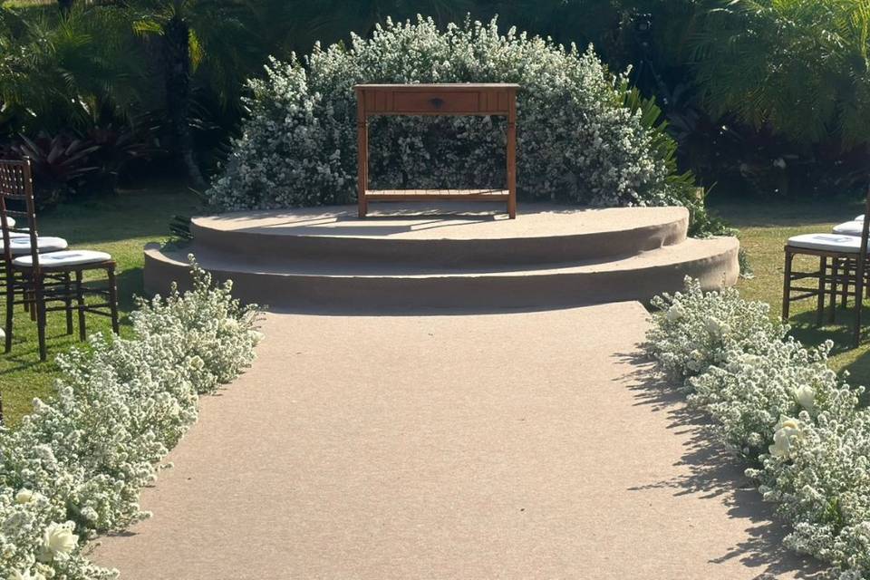 Passarela e altar circular