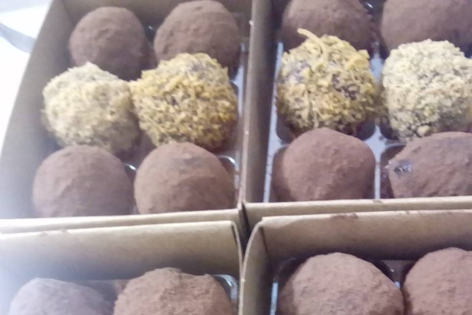 Brigadeiros e trufas Gourmet