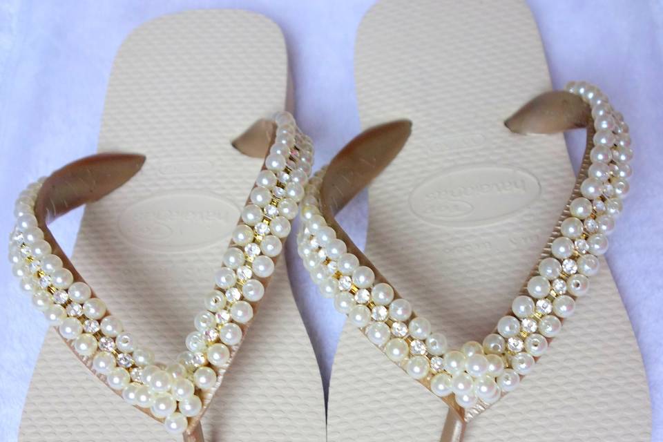 Havaianas em perola e strass