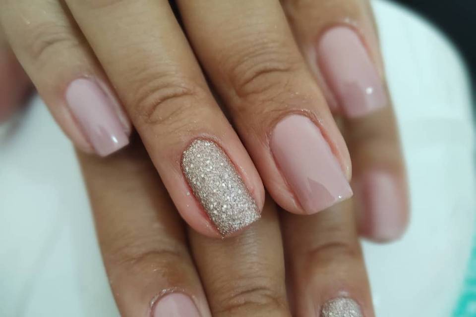 Esmaltacao em gel