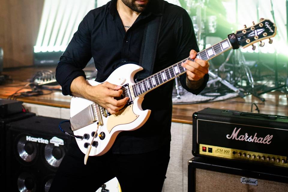 Rafa Rezende - Guitarrista RZR