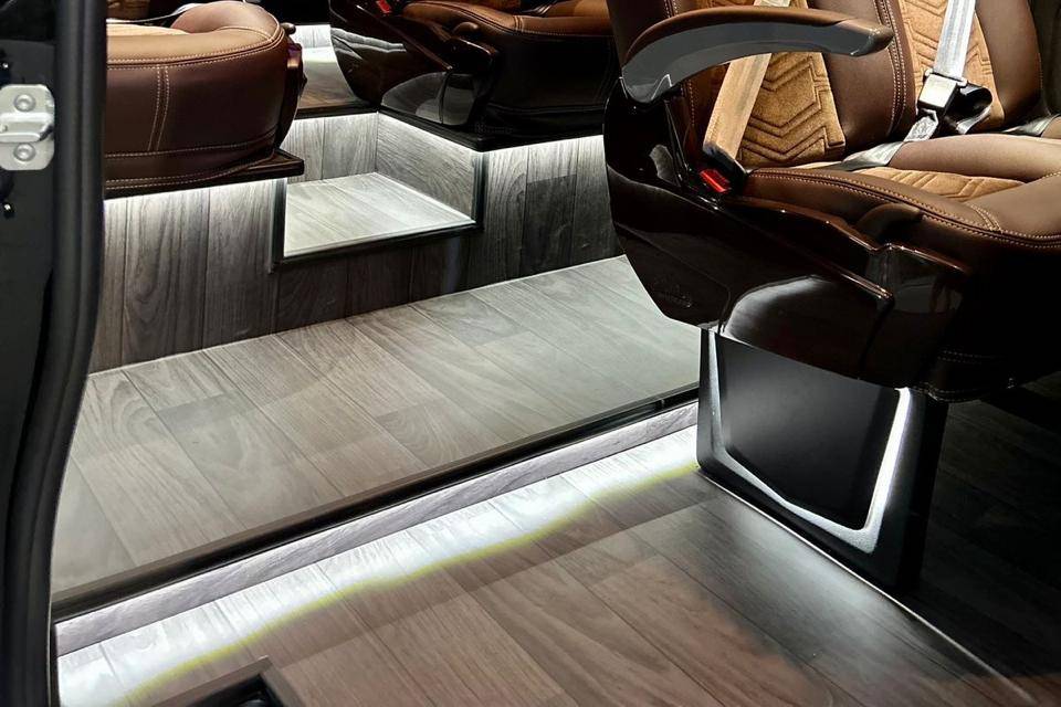 Interior van luxo 7