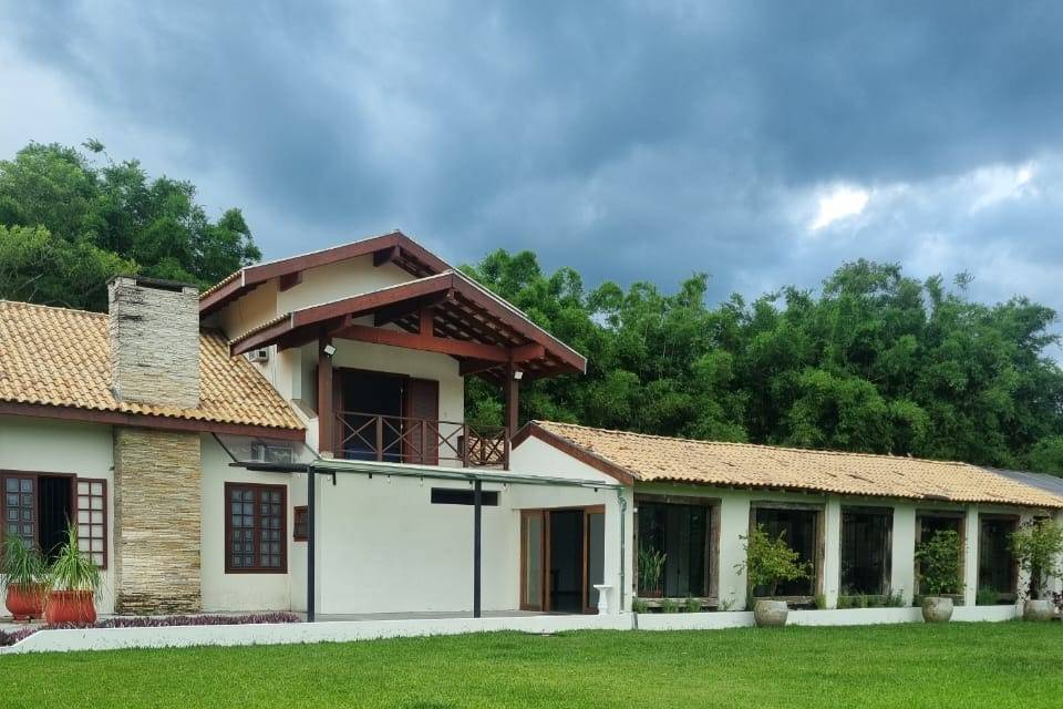 Casa e gramado