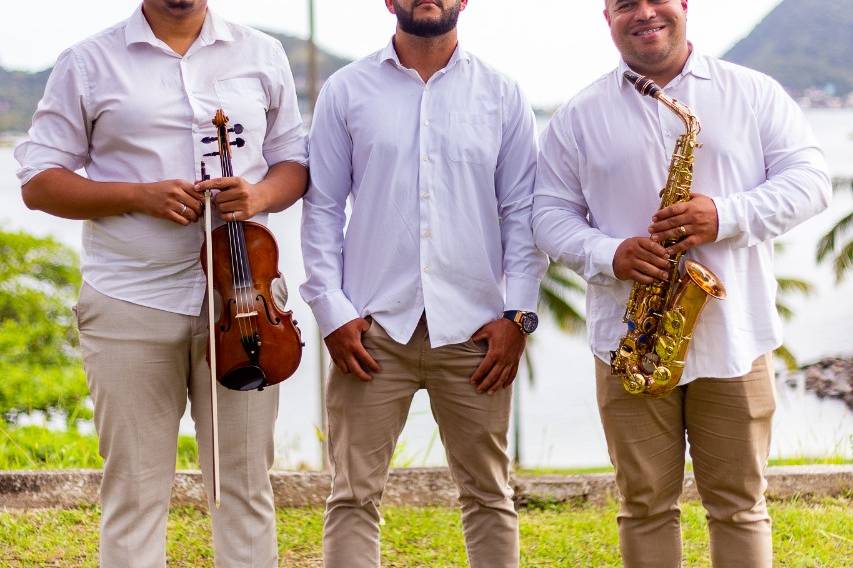 Mais um sax teclado e violino