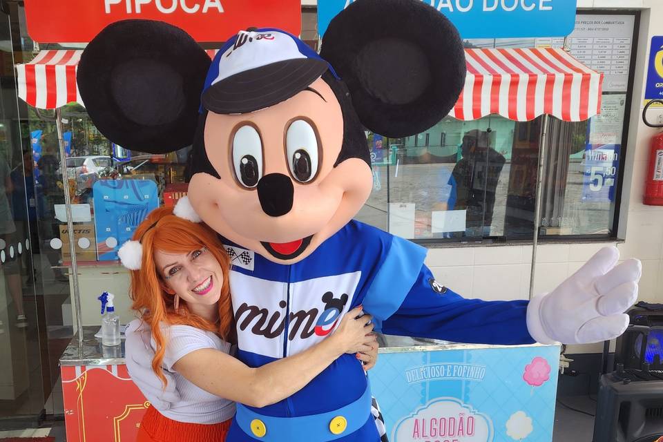 Sonho de abraçar o Mickey