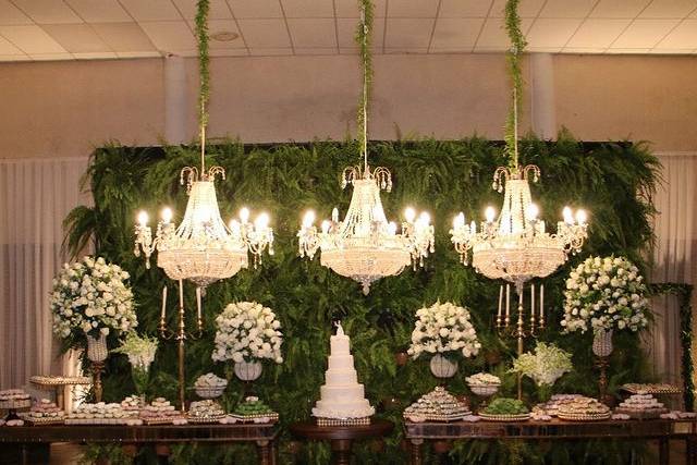 Mesa do bolo decorada