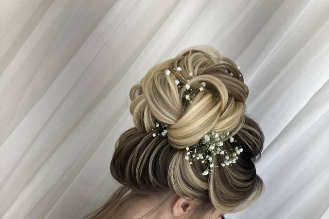 Penteado em técnicas Russas