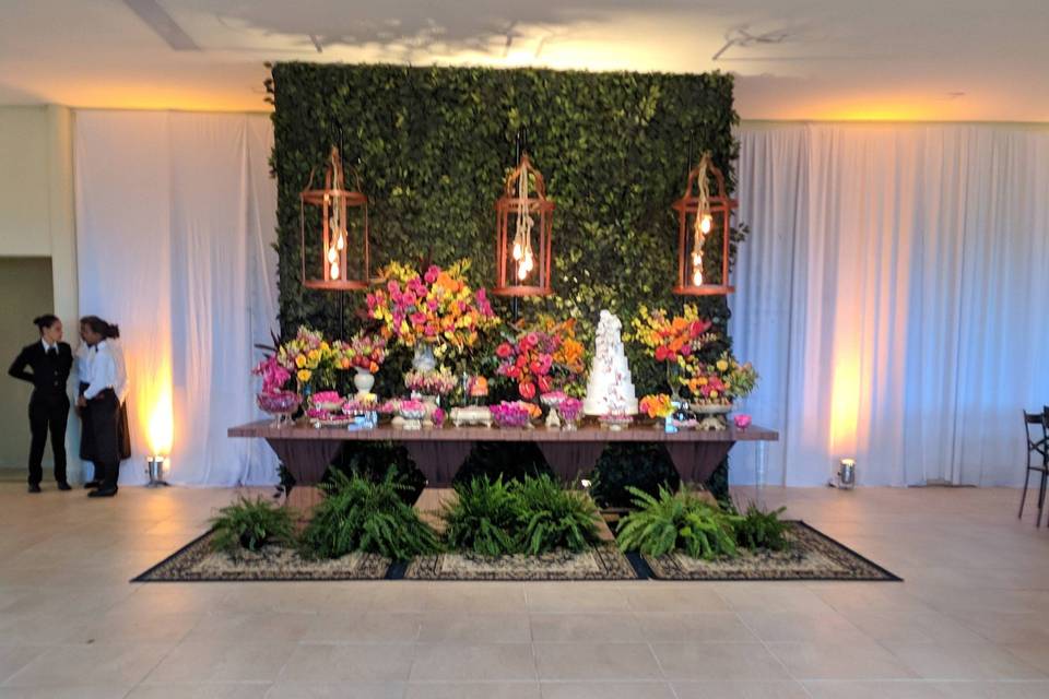Mesa de bolo tropical