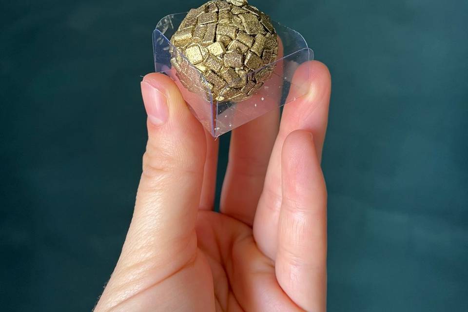 Birgadeiro meio amargo dourado