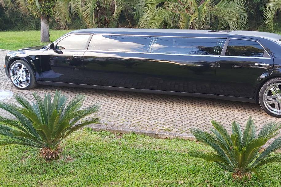 Limox Limousines