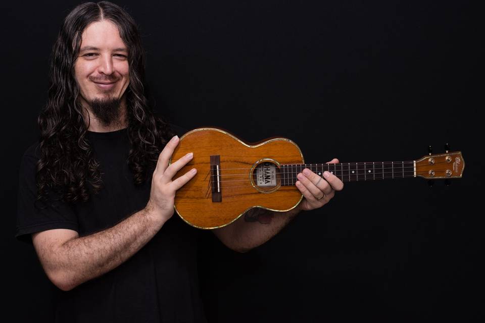 João Tostes e o ukulele