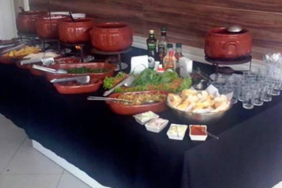 Buffet de feijoada.