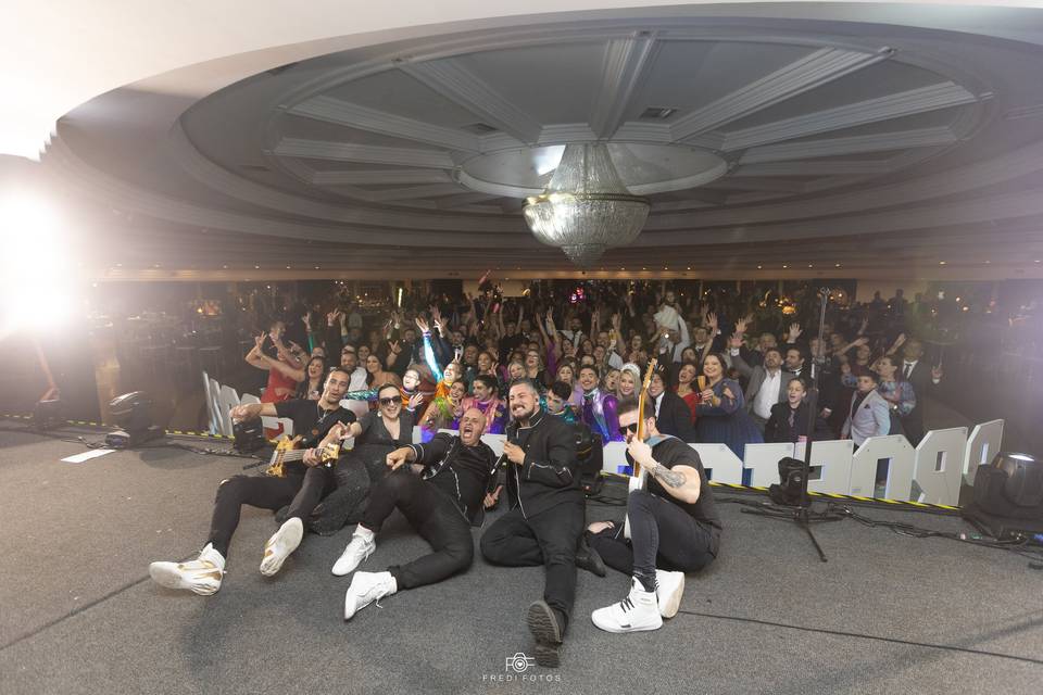 Sorrisos, pista cheia e música