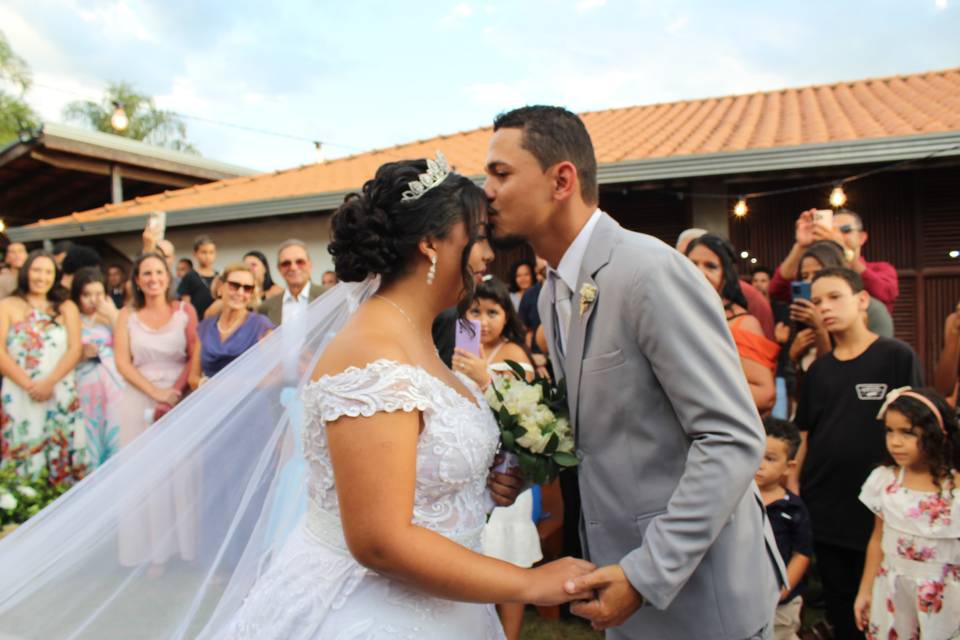 Noivos Lavinia e Alan