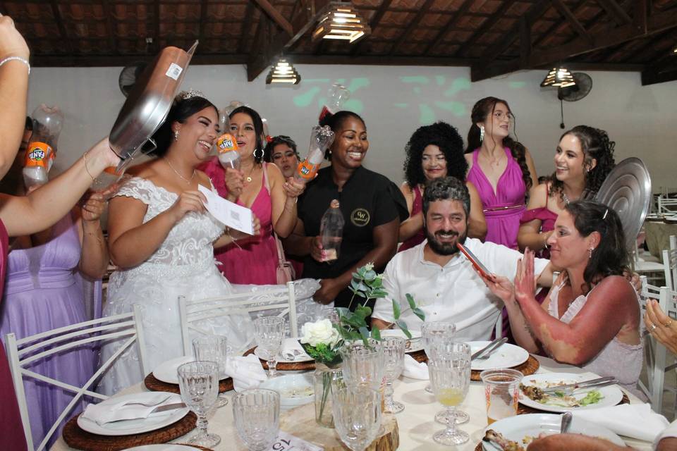 Se envolvendo no momento