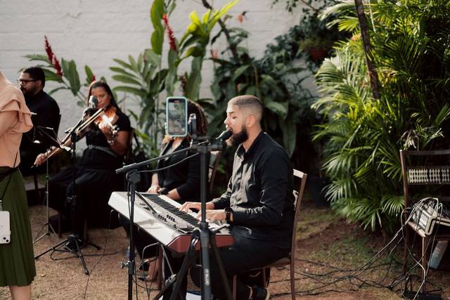 Banda com 3 Inst. & 2 Vozes