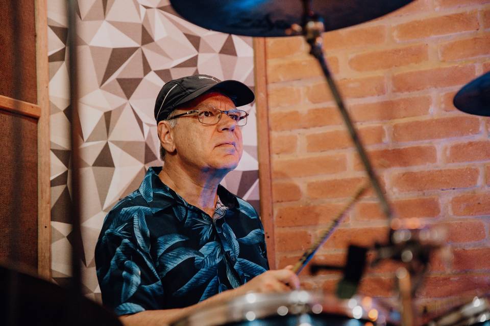 Baterista Baile do Havaí
