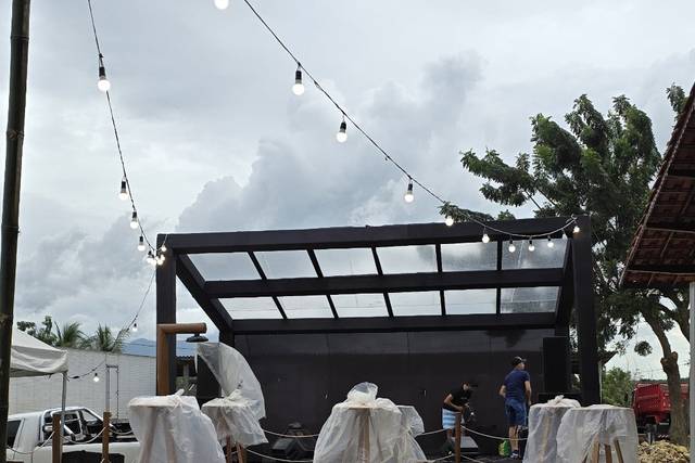 Palco com lona transparente