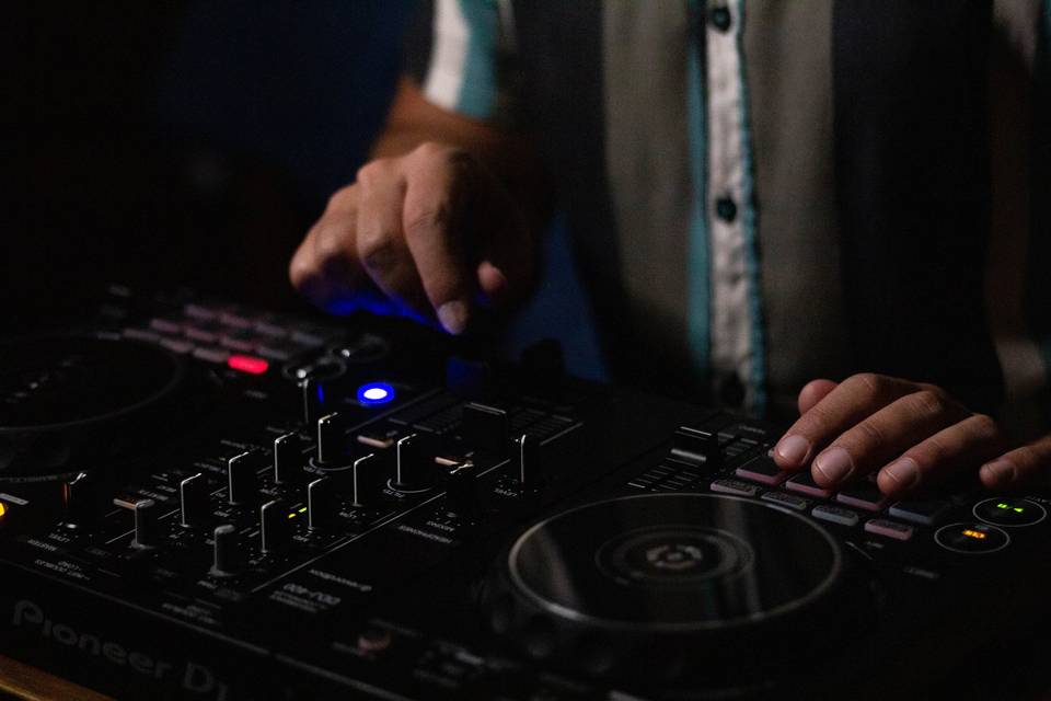 DJ para festas e recepção