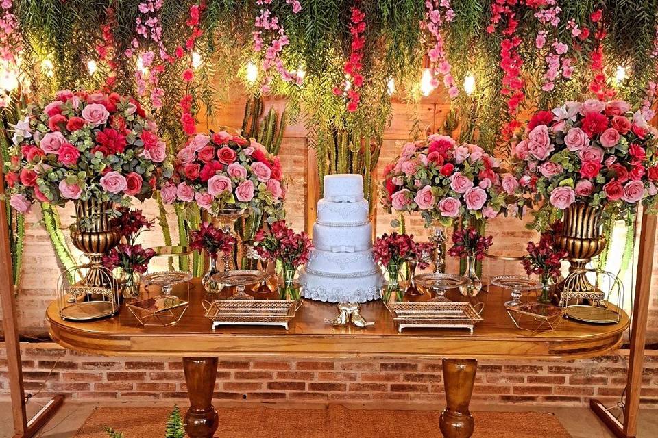 Mesa do Bolo Rosa