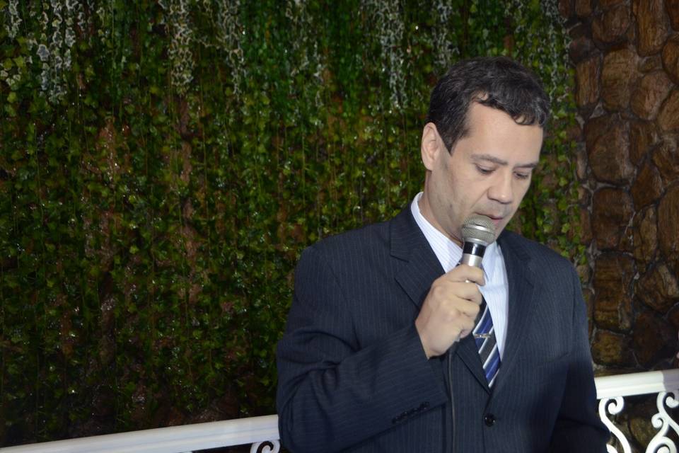 Celebrante Leandro Machado