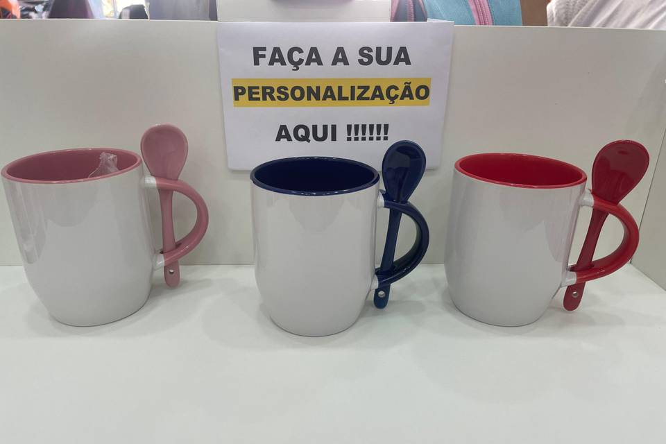 Caneca com colher.