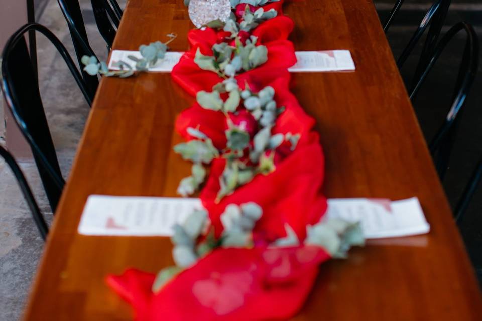 Mesa convidados velas e flores