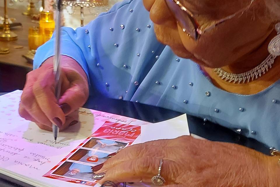 Guestbook, emocionante lembran