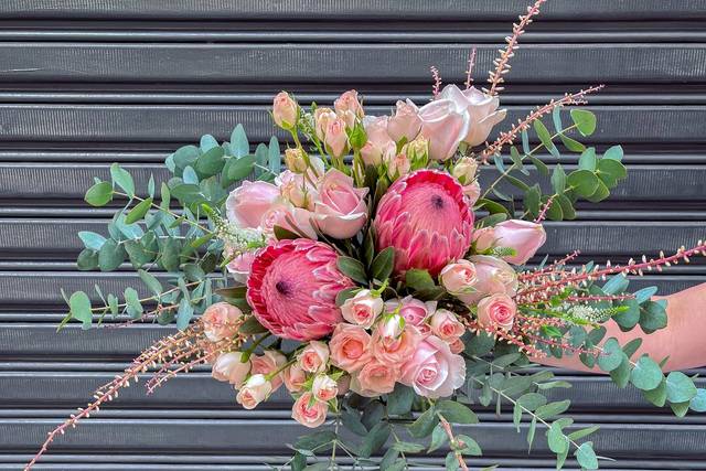 Buquê protea e rosas