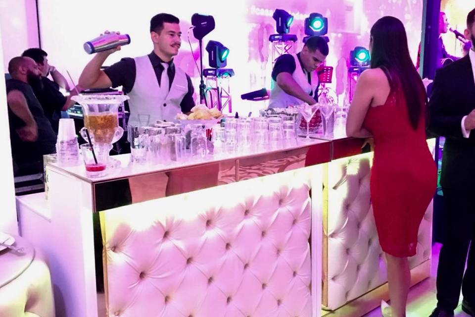 Abs bartenders