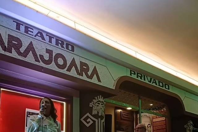 Piano de calda branco