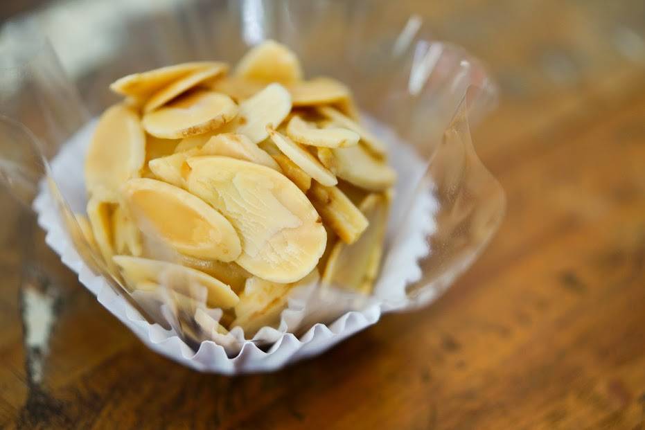 Brigadeiro gourmet de amendoas