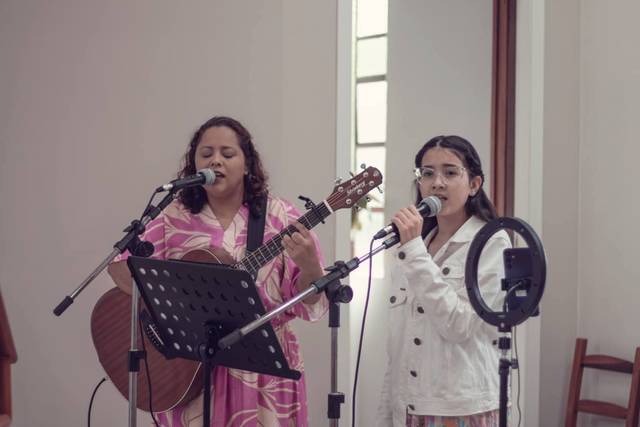 Daiana e Nicoly - Músicas para casamentos e eventos.