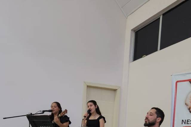 Daiana e Nicoly - Dueto de Vozes e Violão