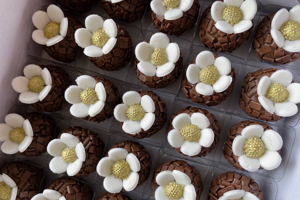 Brigadeiro ao leite floral