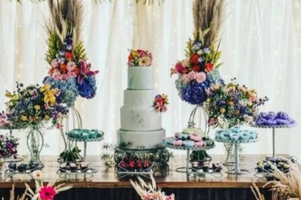 Mesa doces e bolo casamento