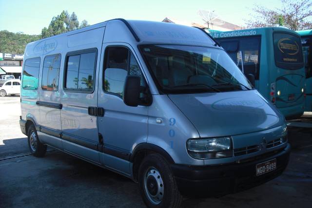 Vans com 15 e 20 pax