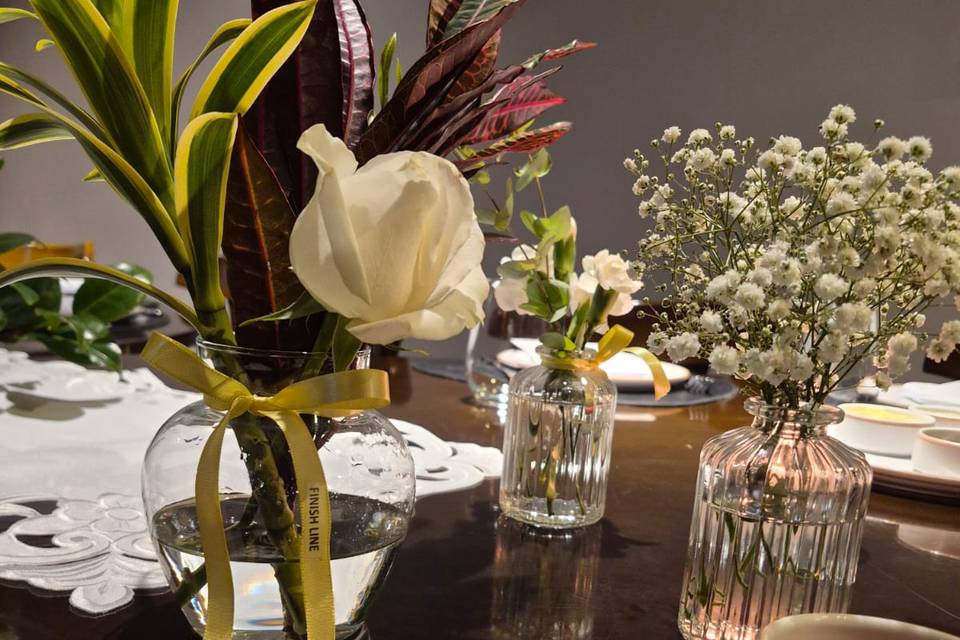 Mesa com rosa