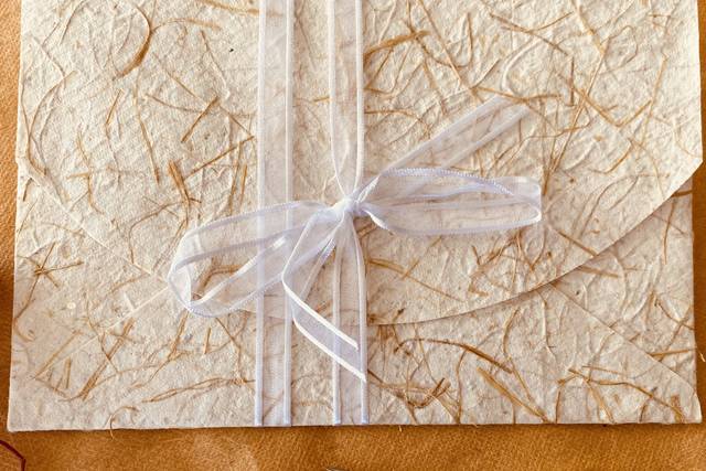 Envelope com papel reciclável
