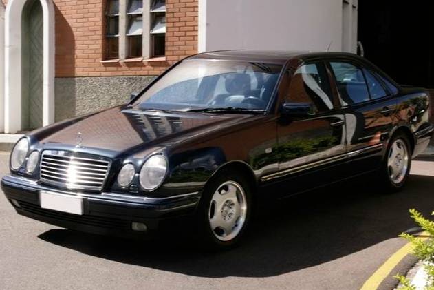 Mercedes Benz E320