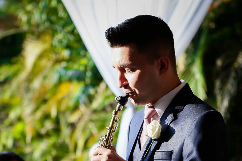 Saxofonista da banda Elo