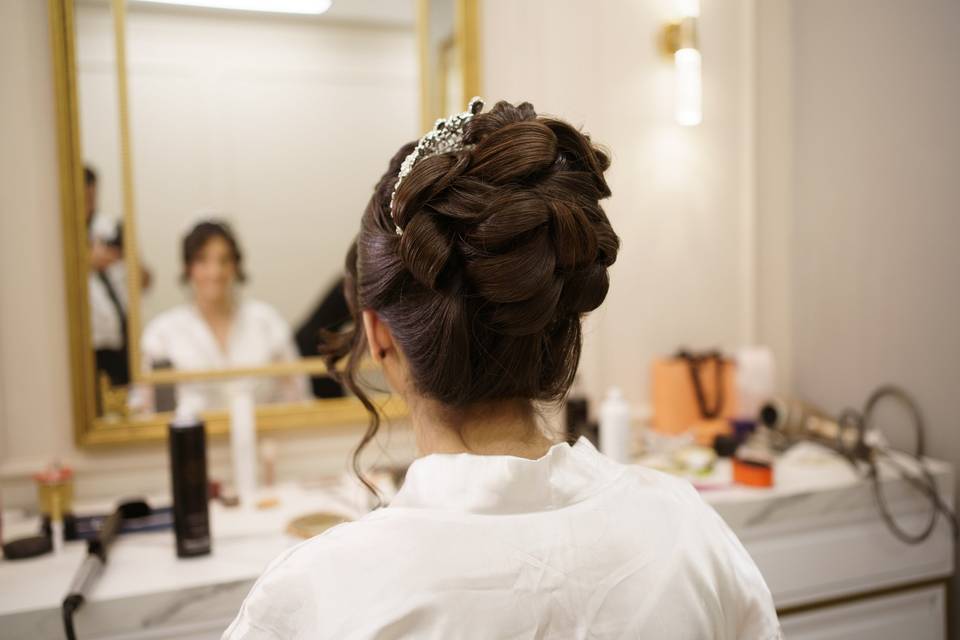 Penteado coque alto